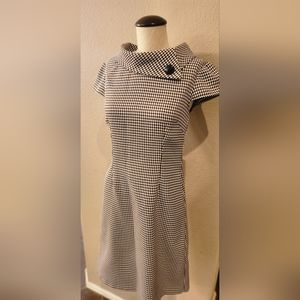 Vintage Karin Stevens Houndstooth rolled collar size 6